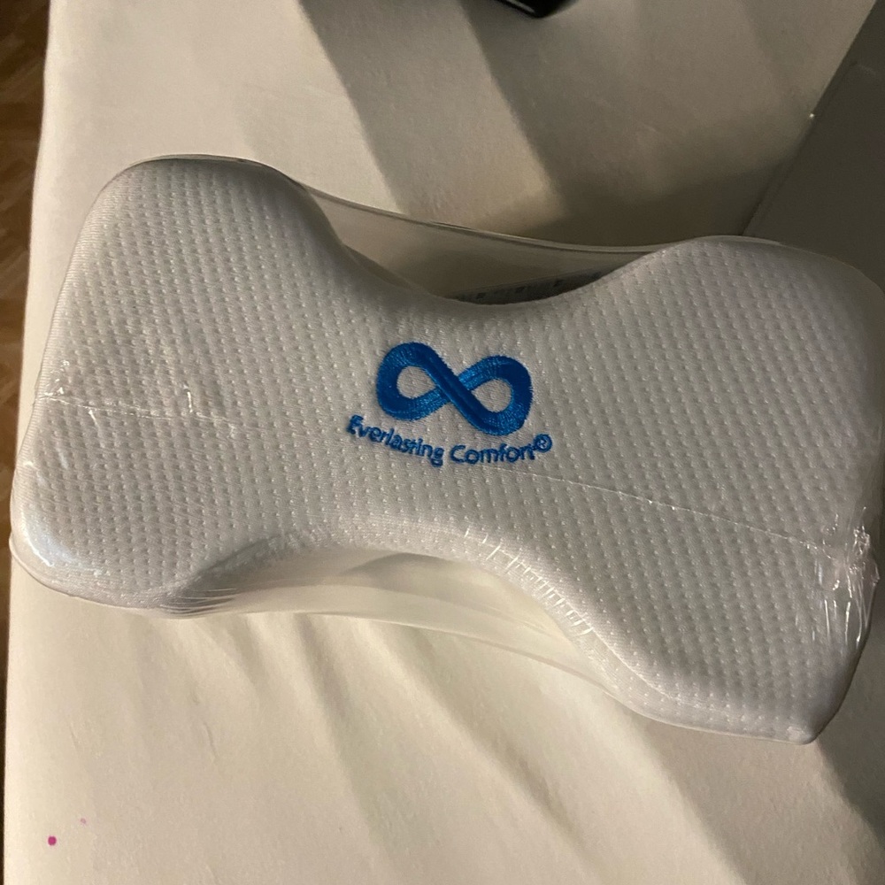 Everlasting Comfort Memory Foam Leg & Knee Pillow for Side Sleepers